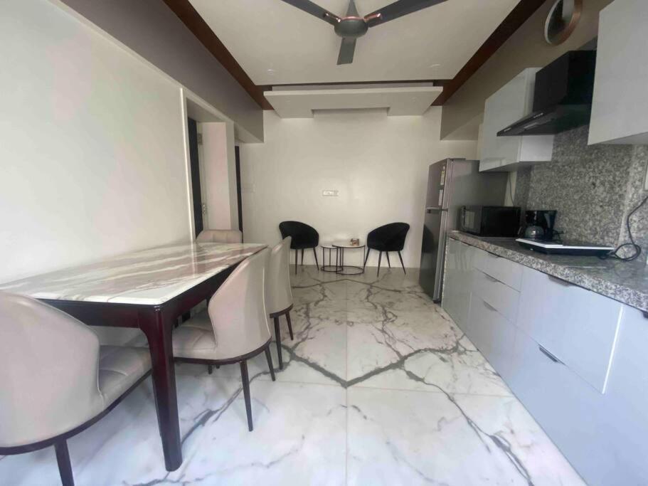 Bandra'S Prime Luxurious 2 Bhk Apartment Mumbai Bagian luar foto